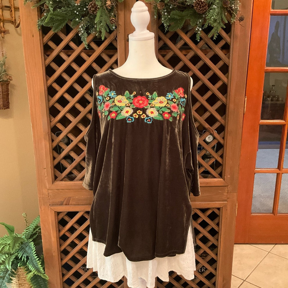 Umgee Womens boho oversized Small Brown embroidered floral velvet cold shoulder - Picture 1 of 8
